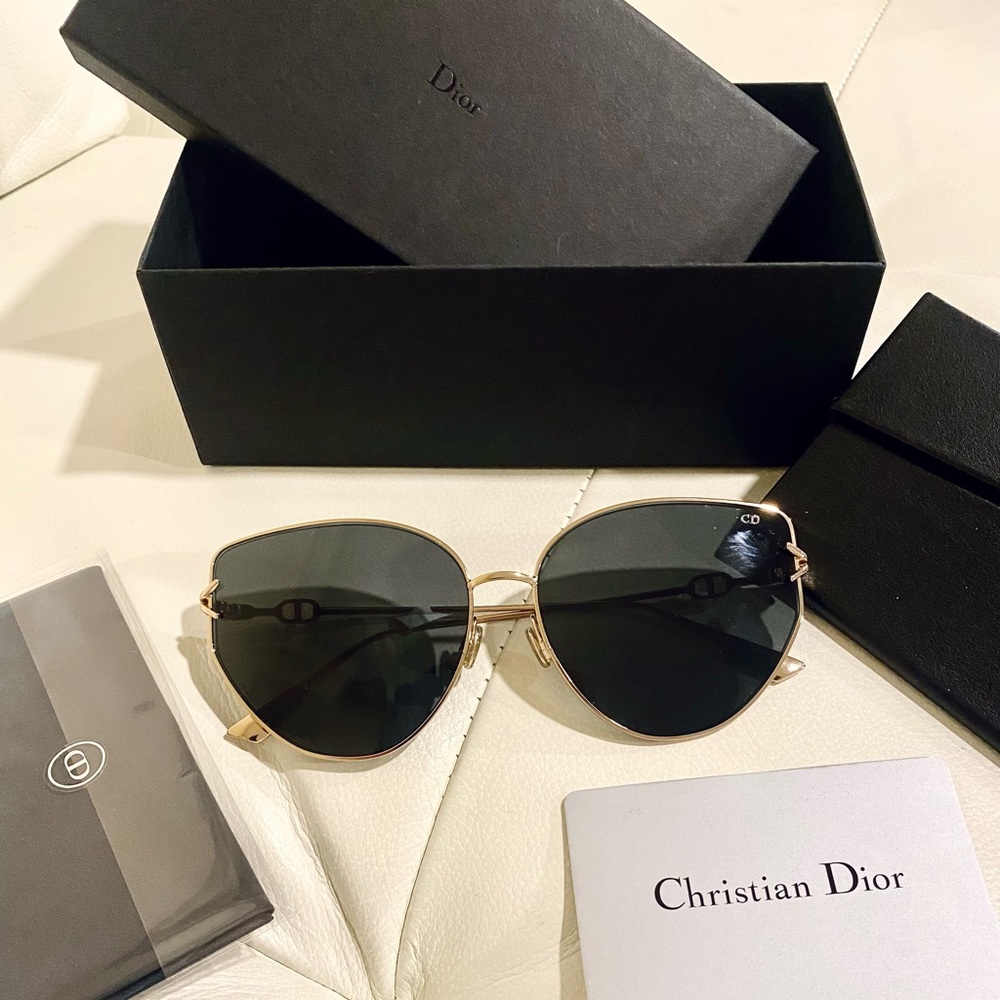Last Pair ☀️Dior☀️OVERSIZED Butterfly in Dark Grey Lens Sunnies